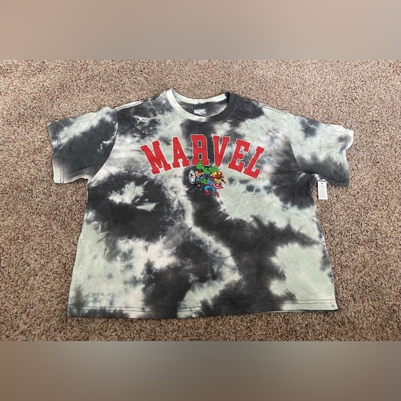 Girls Marvel shirt size xl(15/17) - Picture 1 of 1